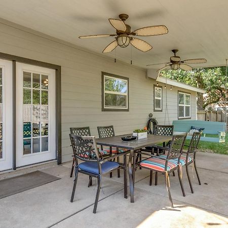 Cozy 4 Bedroom Home Blocks To Main Street And Wineries Fredericksburg Exterior photo